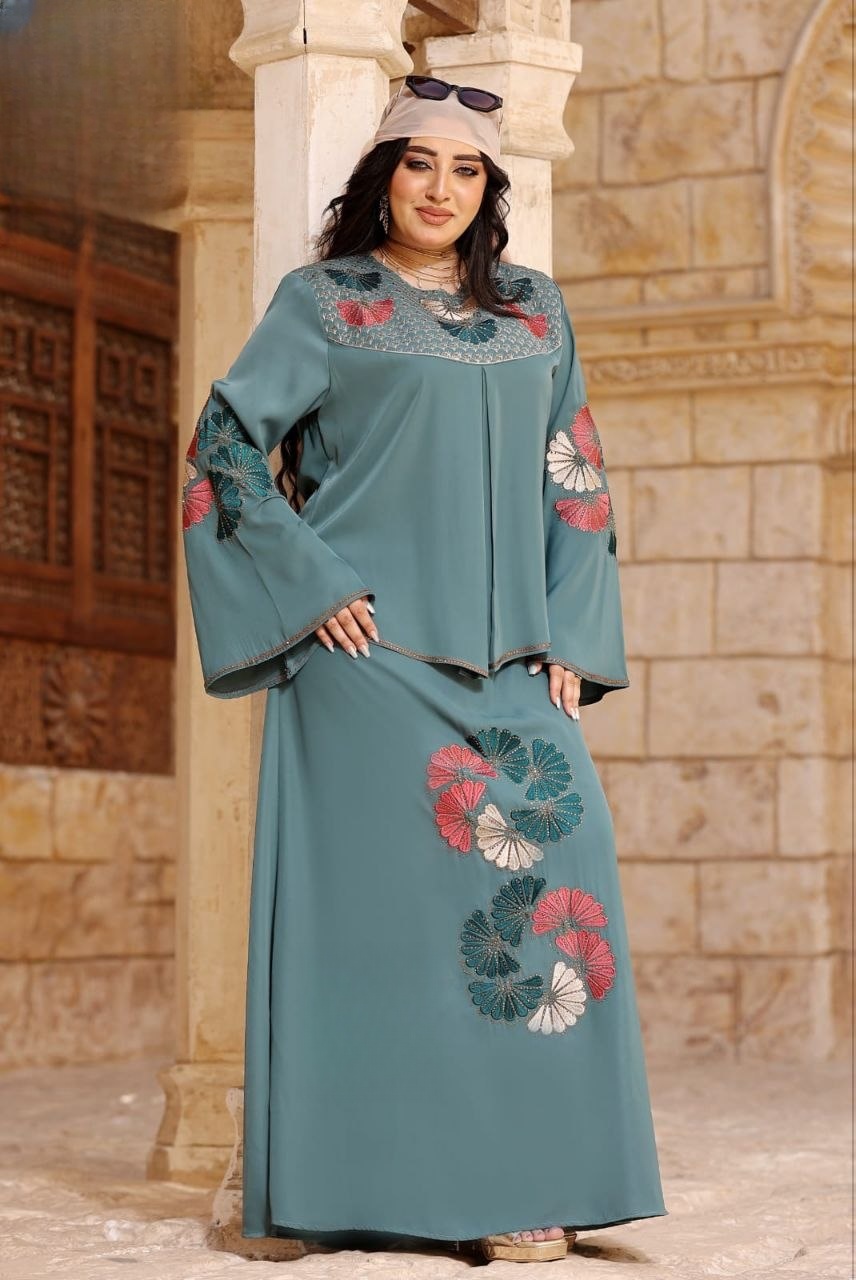 Elegant Silk Abaya - Thumbnail 2