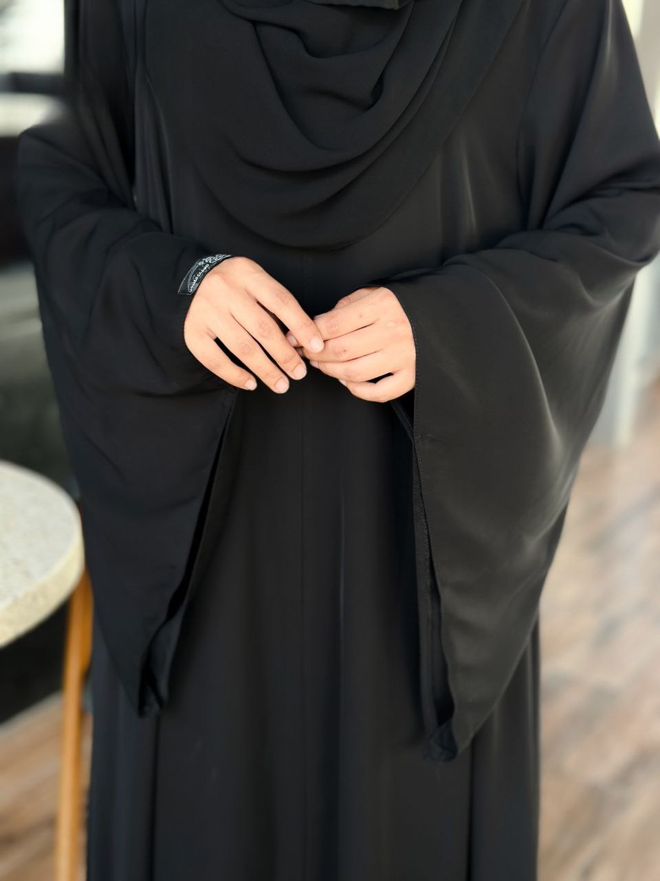 Women's Black Silk Abaya - Thumbnail 4