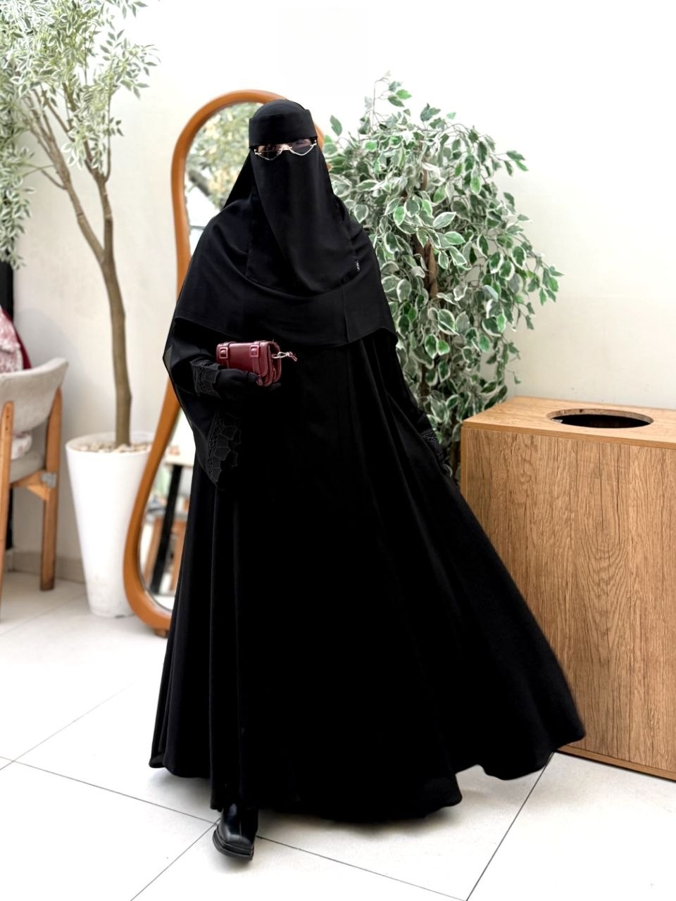 Zubaida Black Abaya - Thumbnail 2