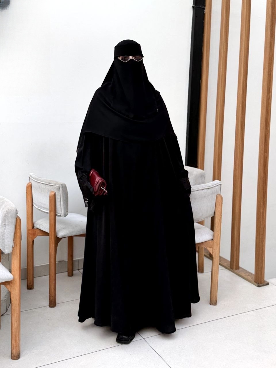 Zubaida Black Abaya - Thumbnail 3
