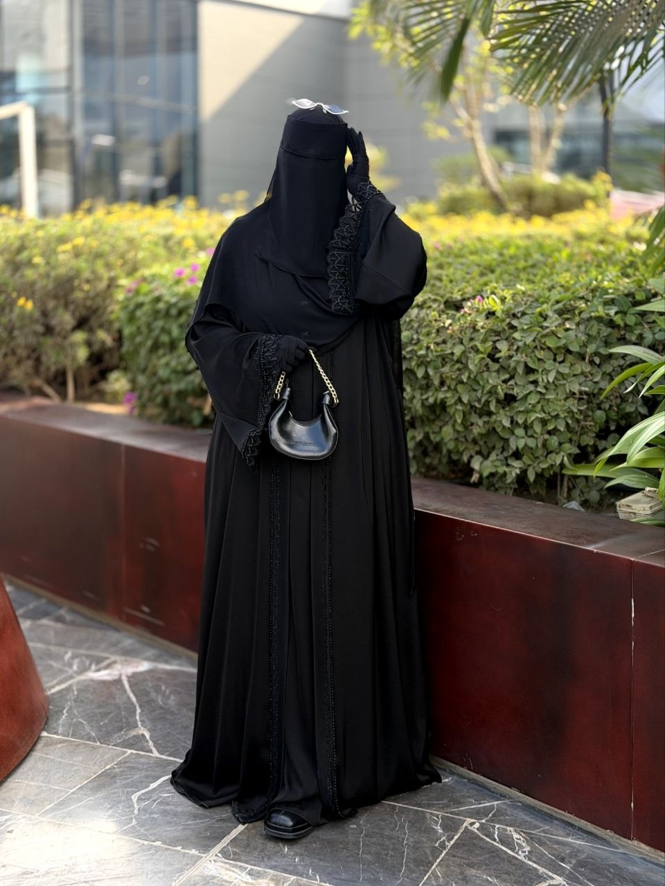 Black Beaded Guipure Abaya - Thumbnail 3