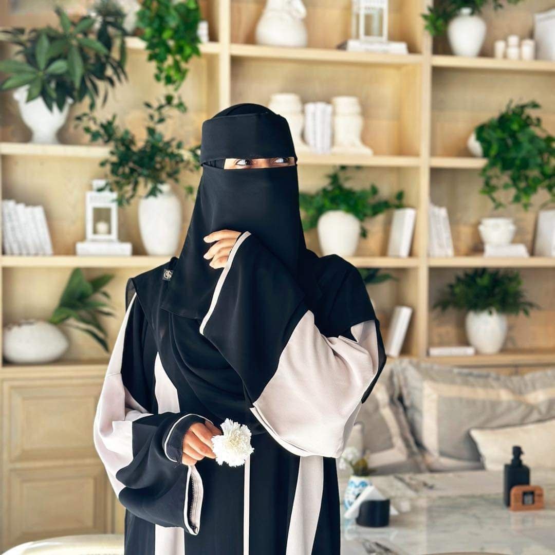 Malak Jebalia Crepe Abaya - Thumbnail 2