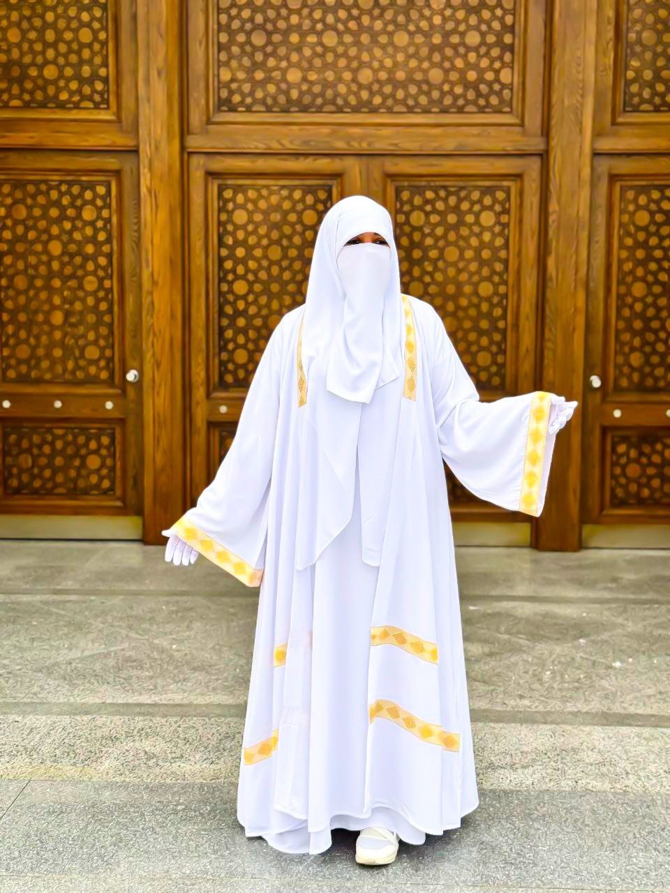 Fatima Khair Two-Piece Umrah Set - Thumbnail 5