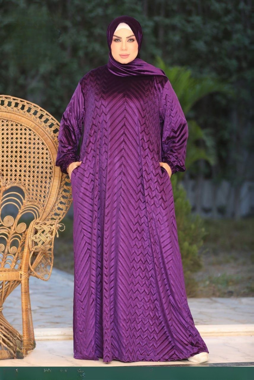 Shimo Pleated Velvet Abaya