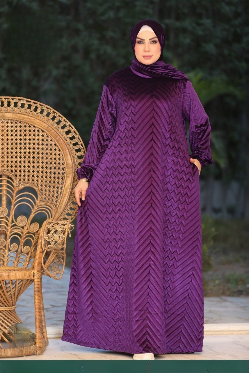 Shimo Pleated Velvet Abaya - Thumbnail 3