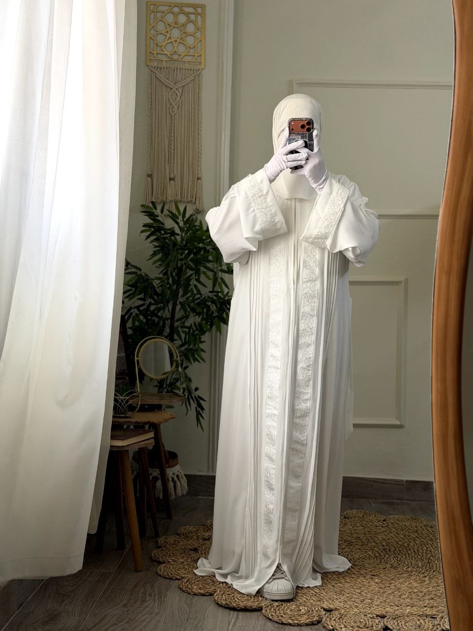 Dhuha Off-White Abaya - Thumbnail 2