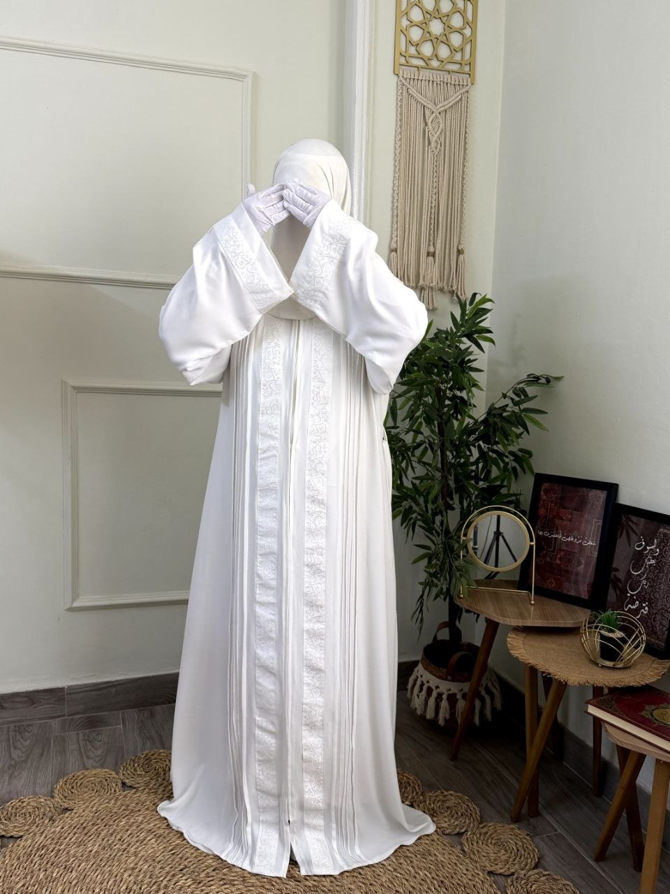 Dhuha Off-White Abaya - Thumbnail 3