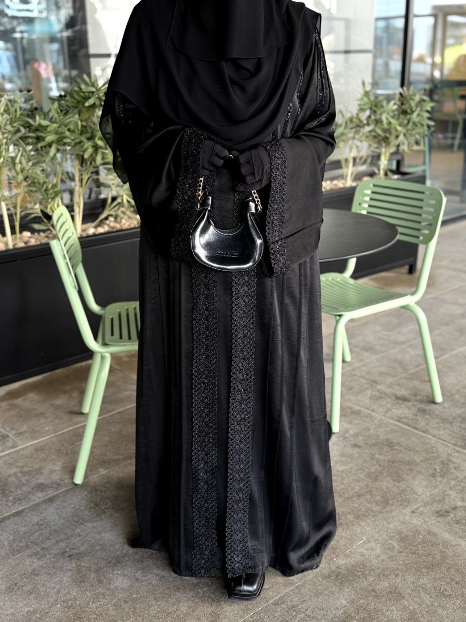 Black Guipure-Trim Abaya - Thumbnail 2