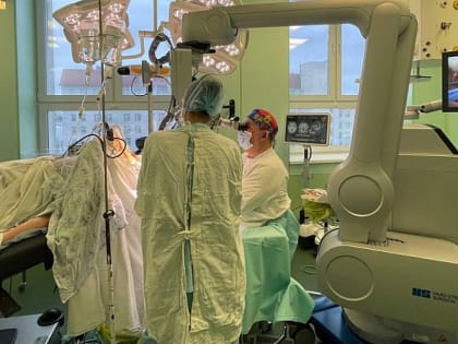 Нейрохирурги из Архангельска выполнили сложнейшую операцию по удалению опухоли головного мозга.