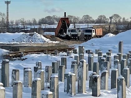 Свайное поле под школу завершили обустраивать в Коноше