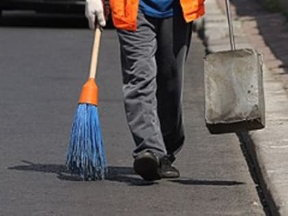 Дворники стали самой дефицитной профессией в России