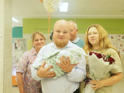 В День семьи, любви и верности из перинатального центра выписались шестеро малышей