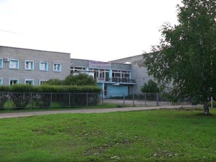 В спортшколе №1 Котласа начался ремонт кровли плавательного бассейна