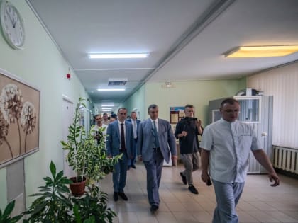 Леонид Слуцкий посетил госпиталь ветеранов войн в Йошкар-Оле