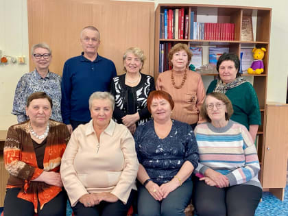 Ежегодно руководство города поздравляет учителей, ушедших на заслуженный отдых, с праздником Международного женского дня.