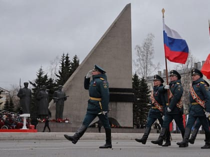 В Архангельске прошёл торжественный парад в честь Дня Победы.