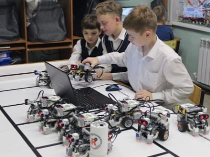 Интернет для инженерного творчества: «Ростелеком» в Архангельске поддержал детские соревнования по робототехнике
