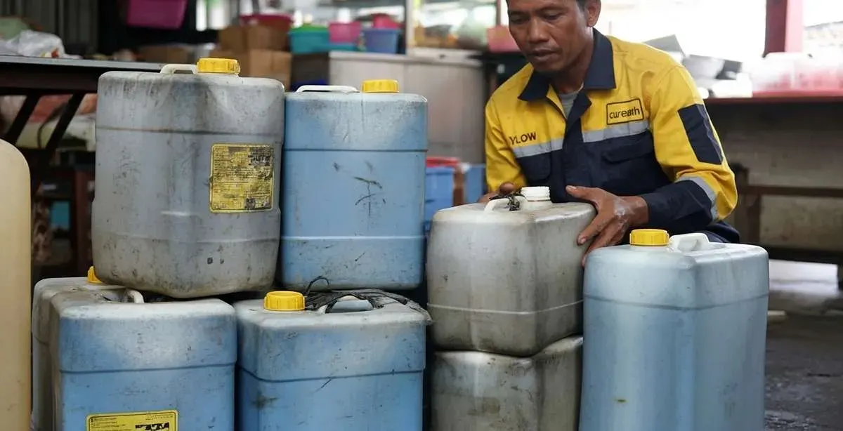 Bahaya minyak jelantah bagi kesehatan manusia dan pencemaran lingkungan