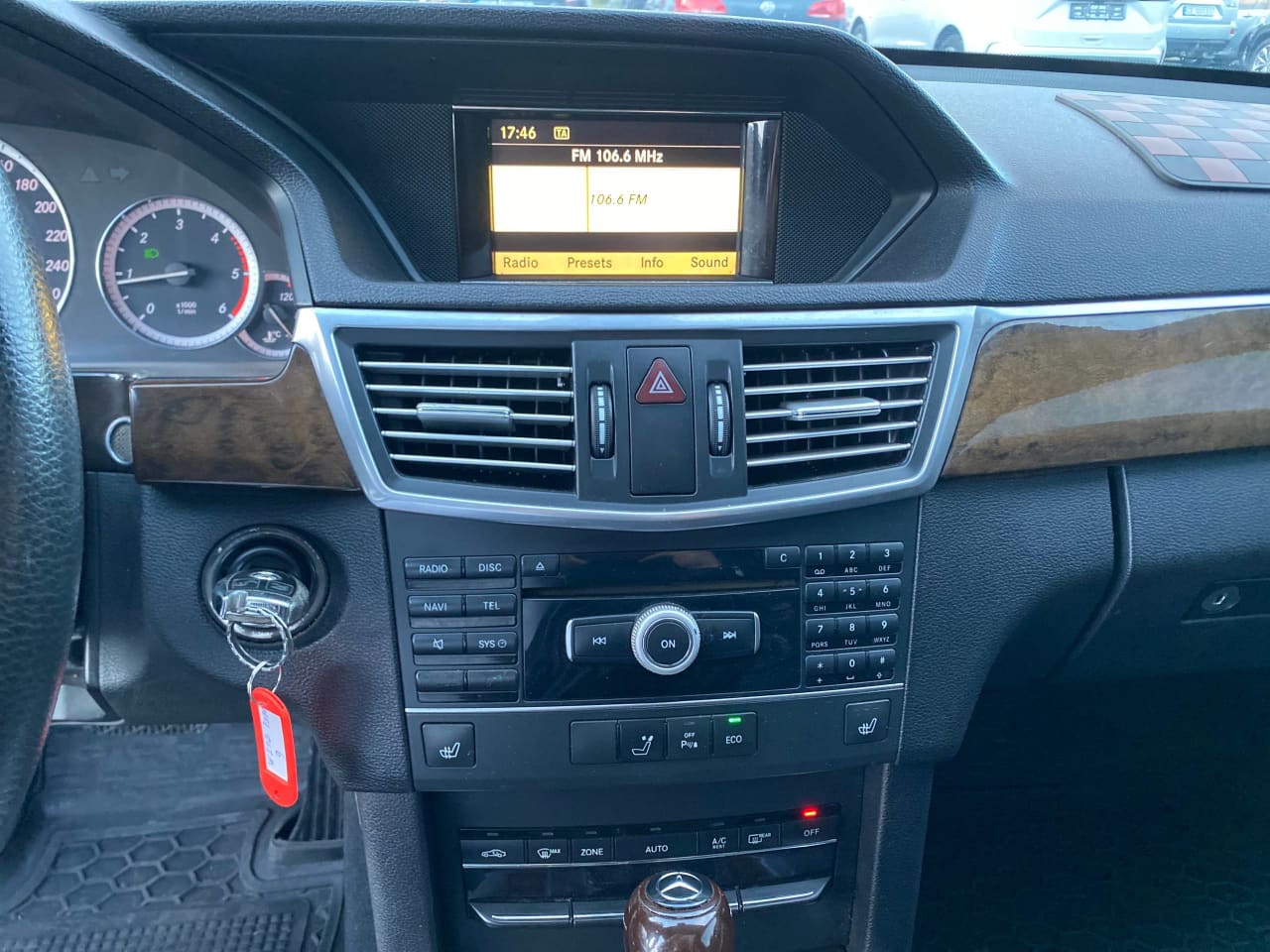 Mercedes-Benz E 220 12