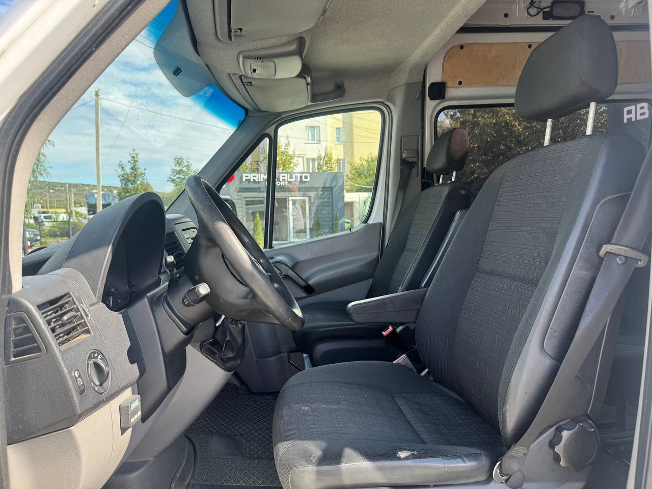 Mercedes-Benz Sprinter 319 8