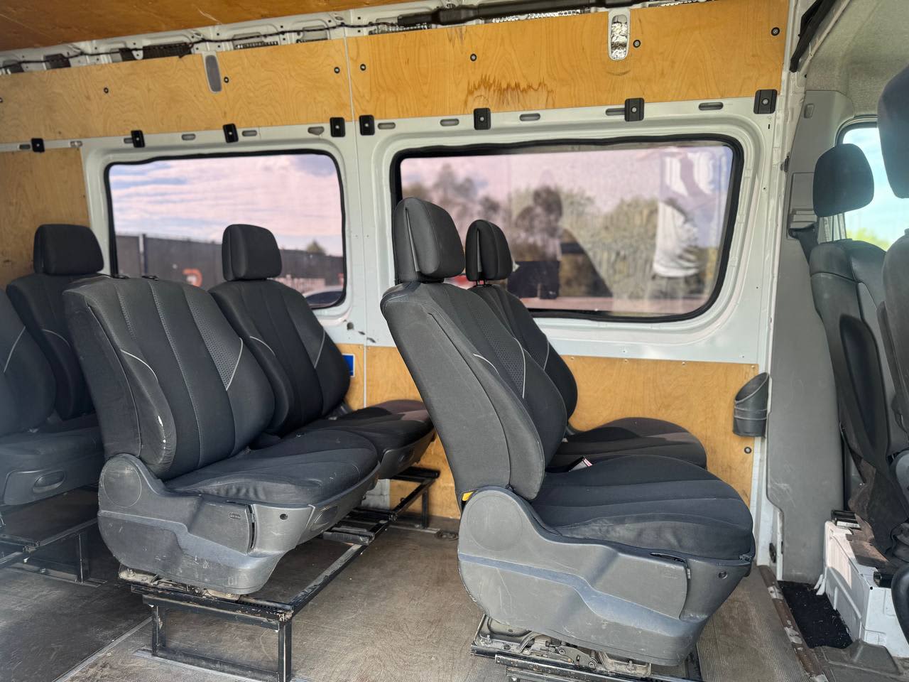 Mercedes-Benz Sprinter 319 14