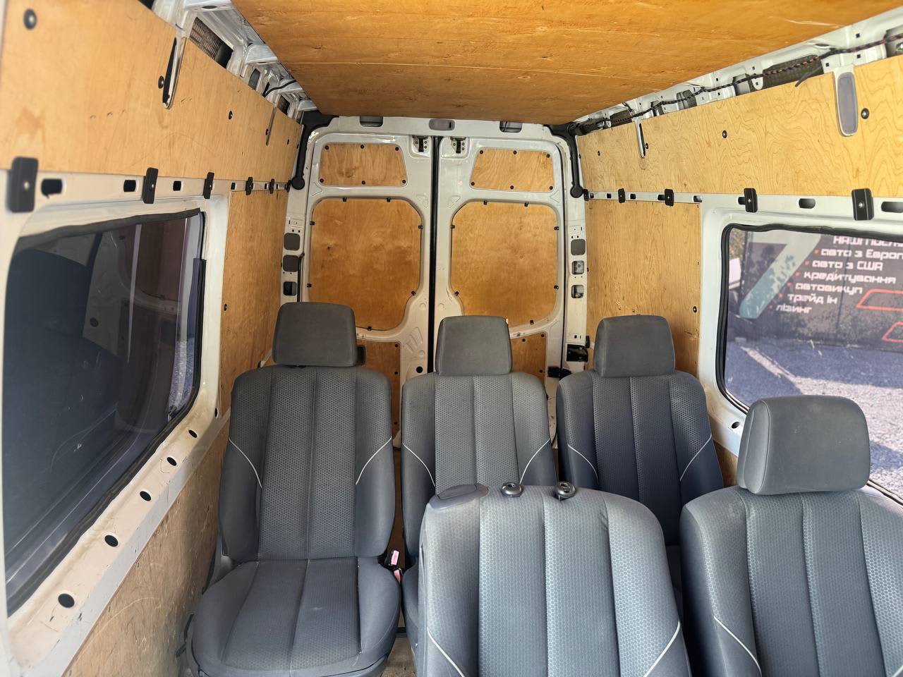 Mercedes-Benz Sprinter 319 15