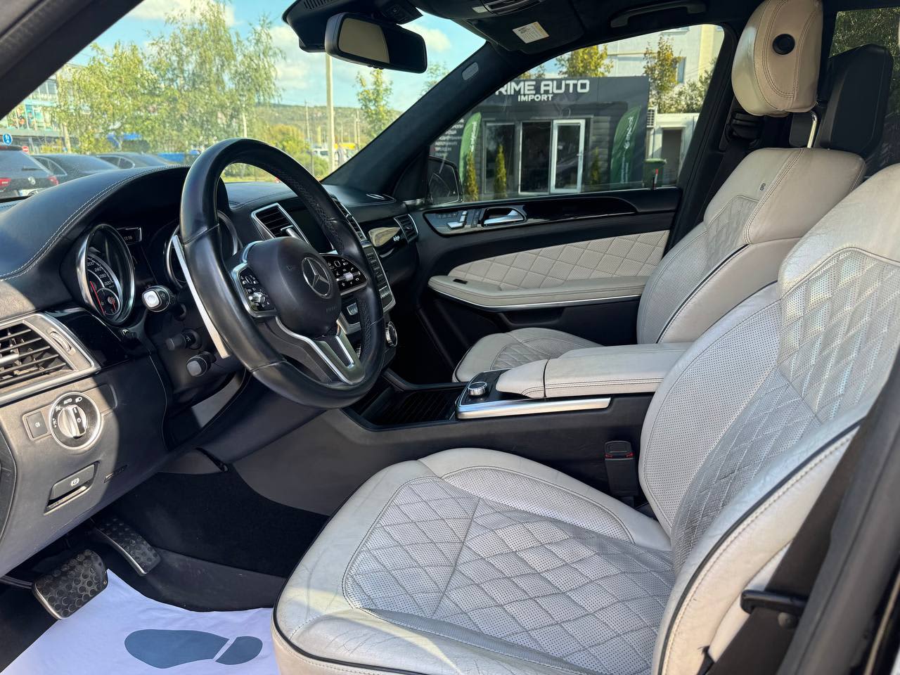 Mercedes-Benz GL 350 10