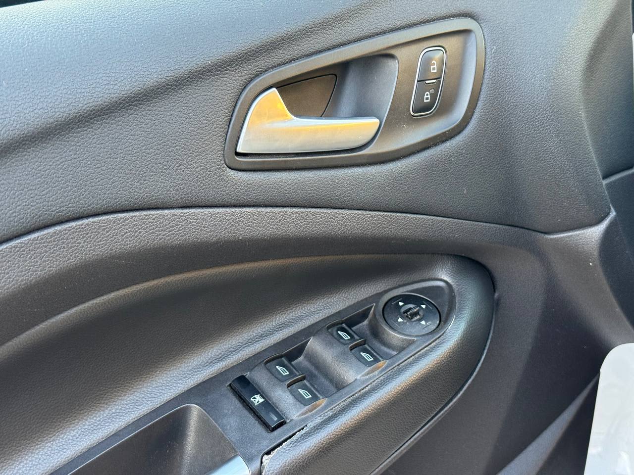 Ford Escape 8