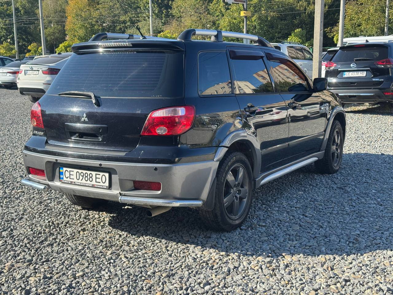 Mitsubishi Outlander 4