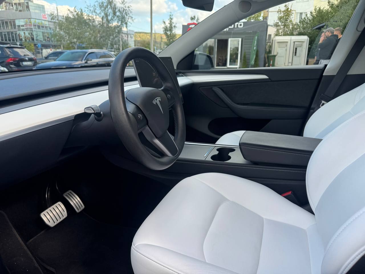 Tesla Model Y 7