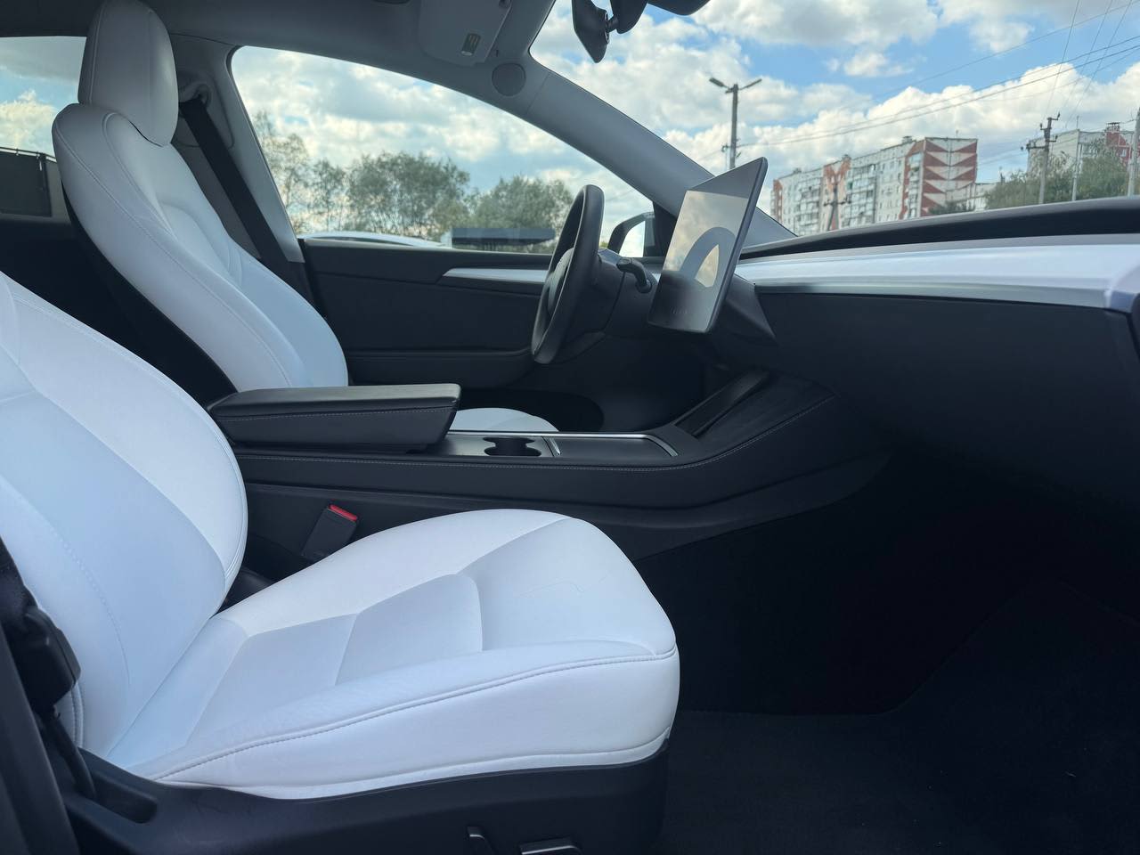 Tesla Model Y 11