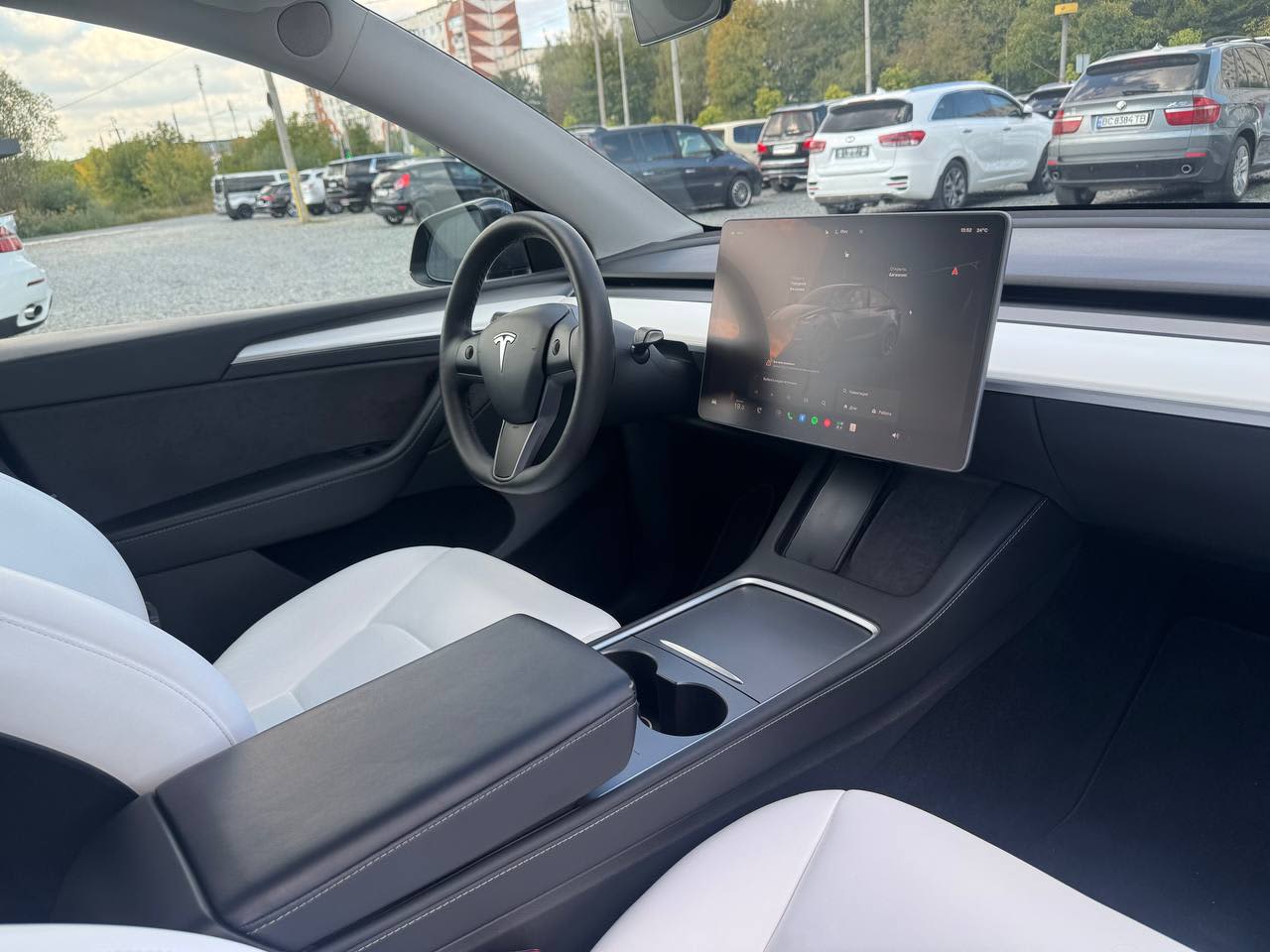 Tesla Model Y 13