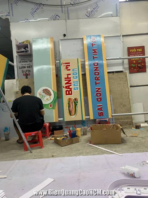 thi công bảng hiệu quán cơm hcm
