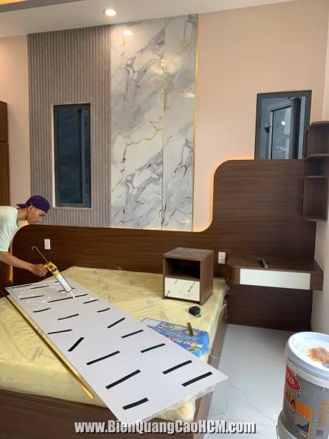 thi công ốp tường pvc giả đá phòng ngủ tại HCM