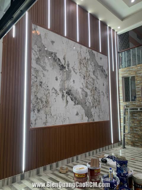 ốp tường gỗ nhựa vân gỗ kết hợp đá hoa cương hcm bình dương đồng nai
