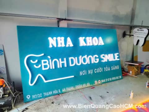 bảng hiệu tại Thuận An