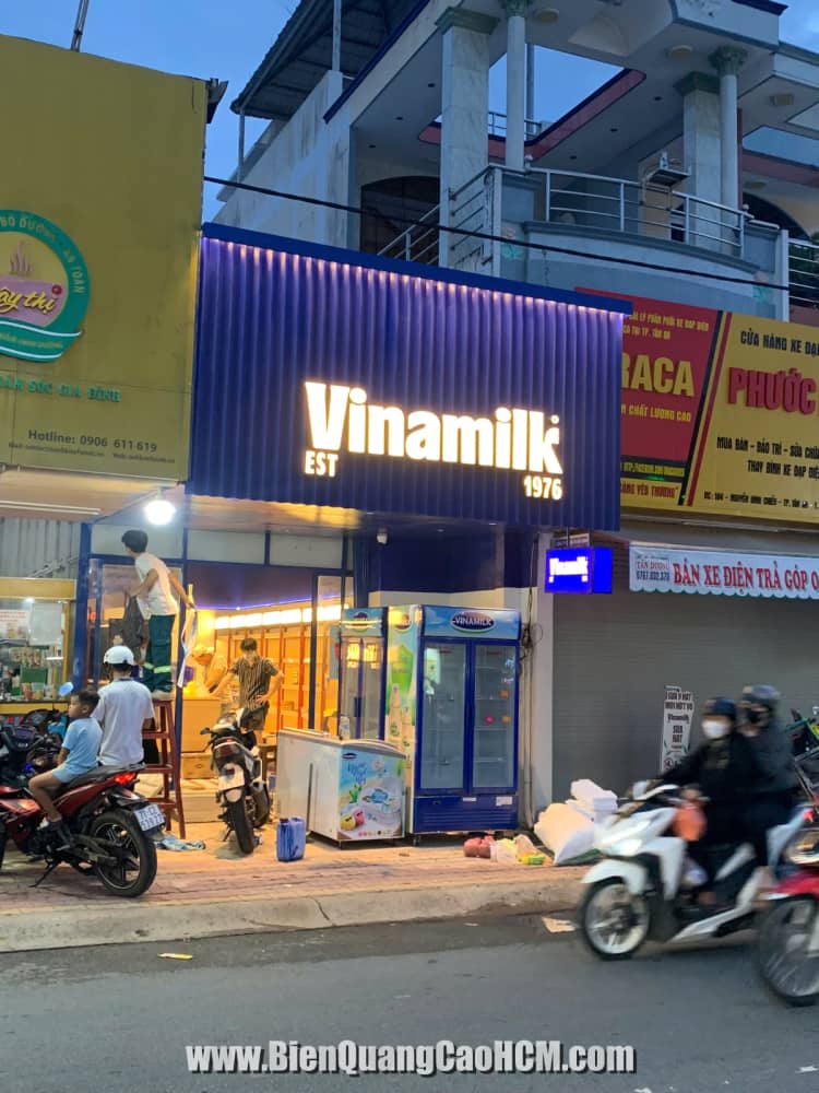 Bảng hiệu Vinamilk thiết kế đơn giản chuyên nghiệp HCM