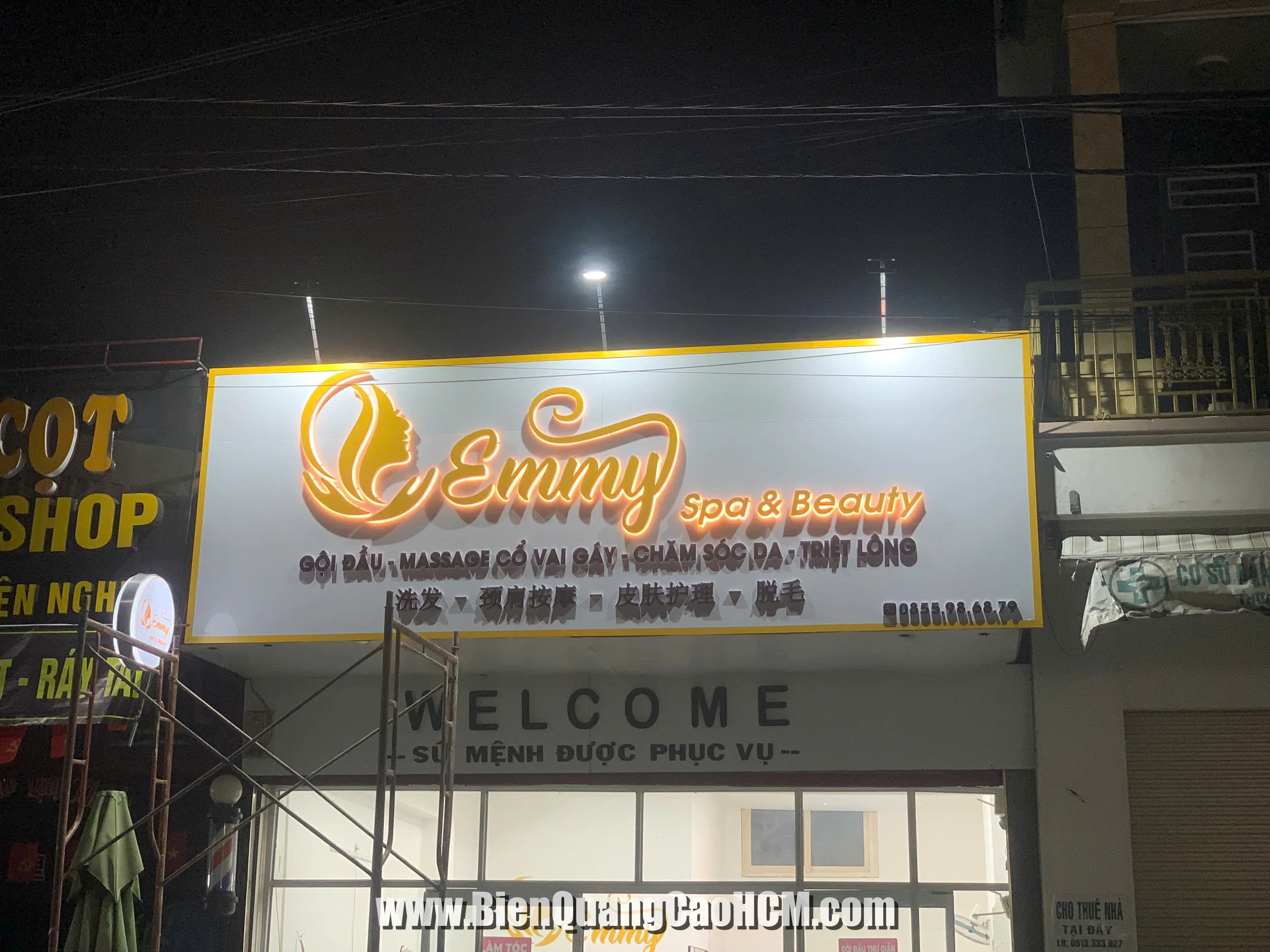 Bảng hiệu spa Emmy TP.HCM – chữ nổi mica đèn LED