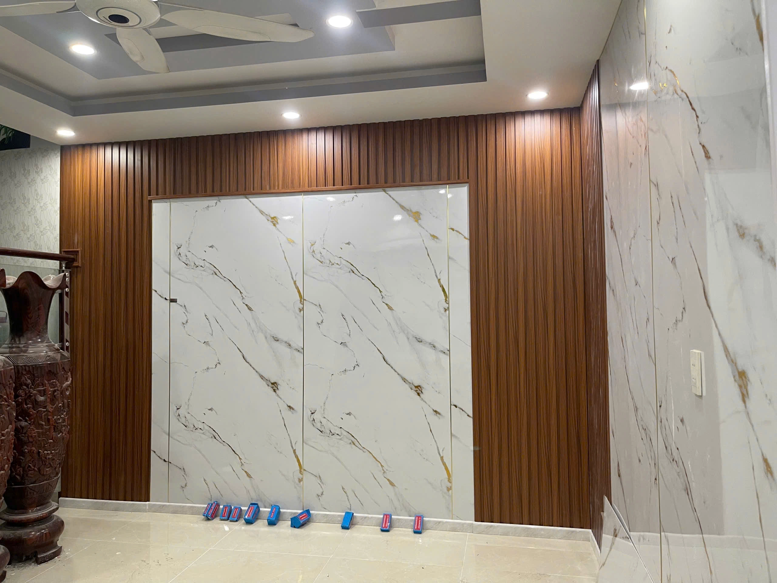 thi công ốp tường pvc vân đá đẹp tại HCM