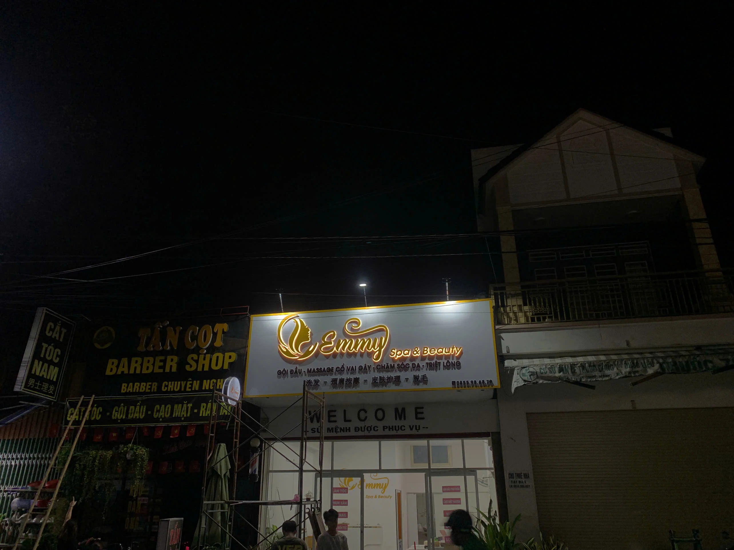 Mẫu bảng hiệu spa đẹp nổi bật ban đêm TP.HCM, Bình Dương