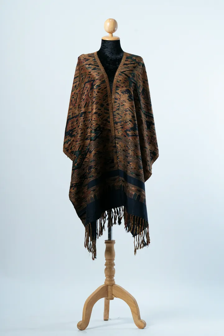 ຜ້າຄຸມບ່າ ລາດຊະວົງ