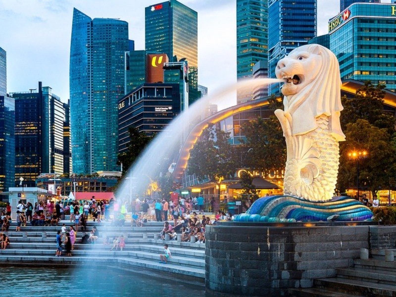 Merlion Park with river cruise