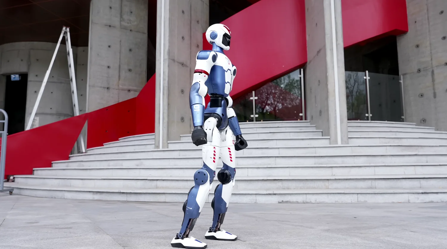 Unitree R1 - Image 1