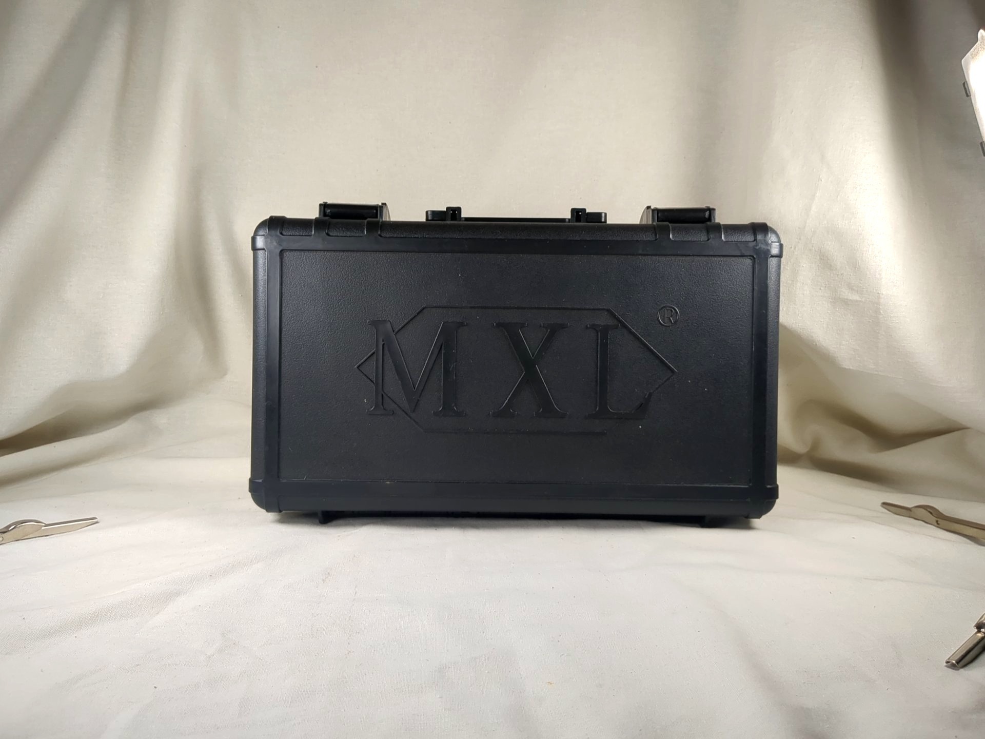 MXL 770 Condenser Microphone, Professional Studio Kit