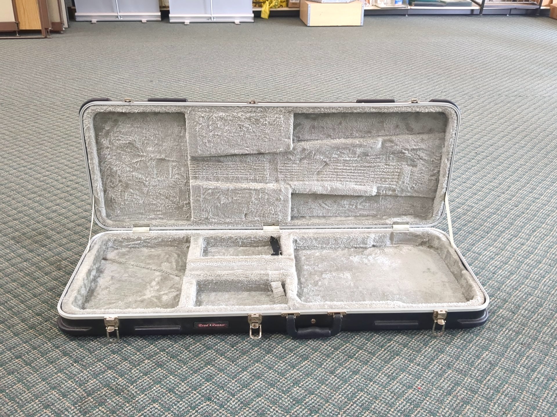 Road Runner guitar/bass hardshell case