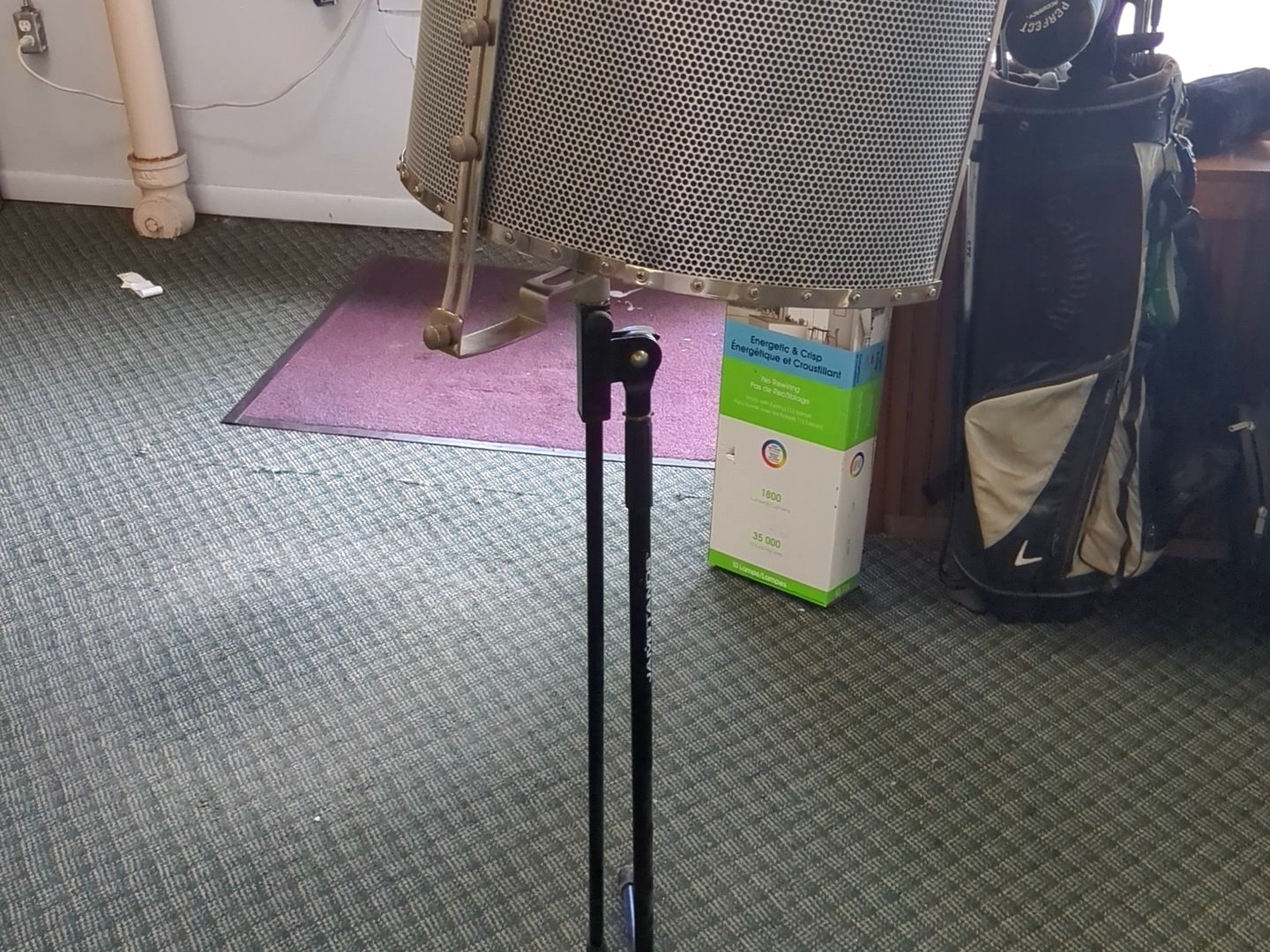 Ultimate Support Systems AMSTANDSM Microphone Stand with Acousti-Shield 32 Acoustic Barrier