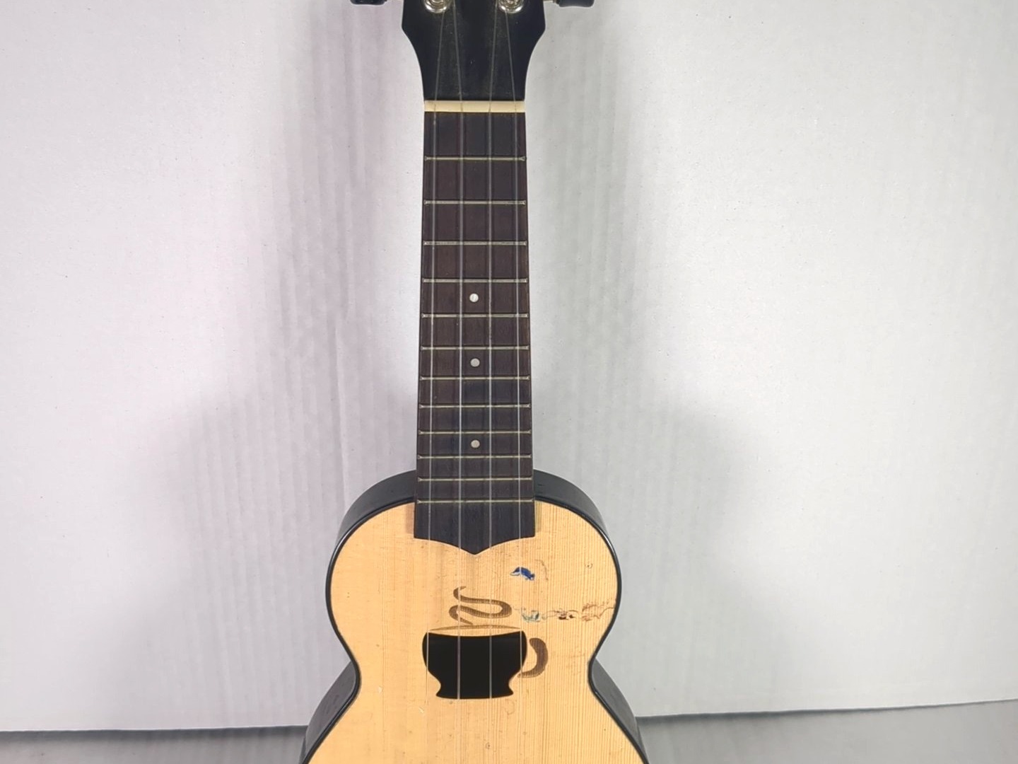 Kaka Ukulele Soprano with Carrying Case