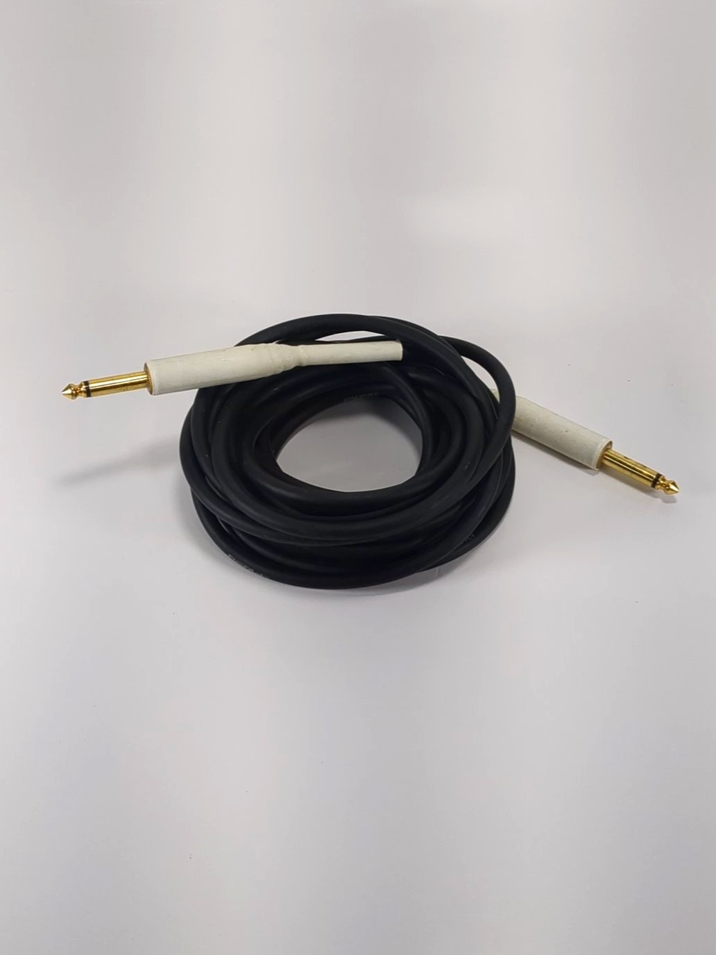 First Act Instrument Cable, 1/4" TS Jack Gold Connectors