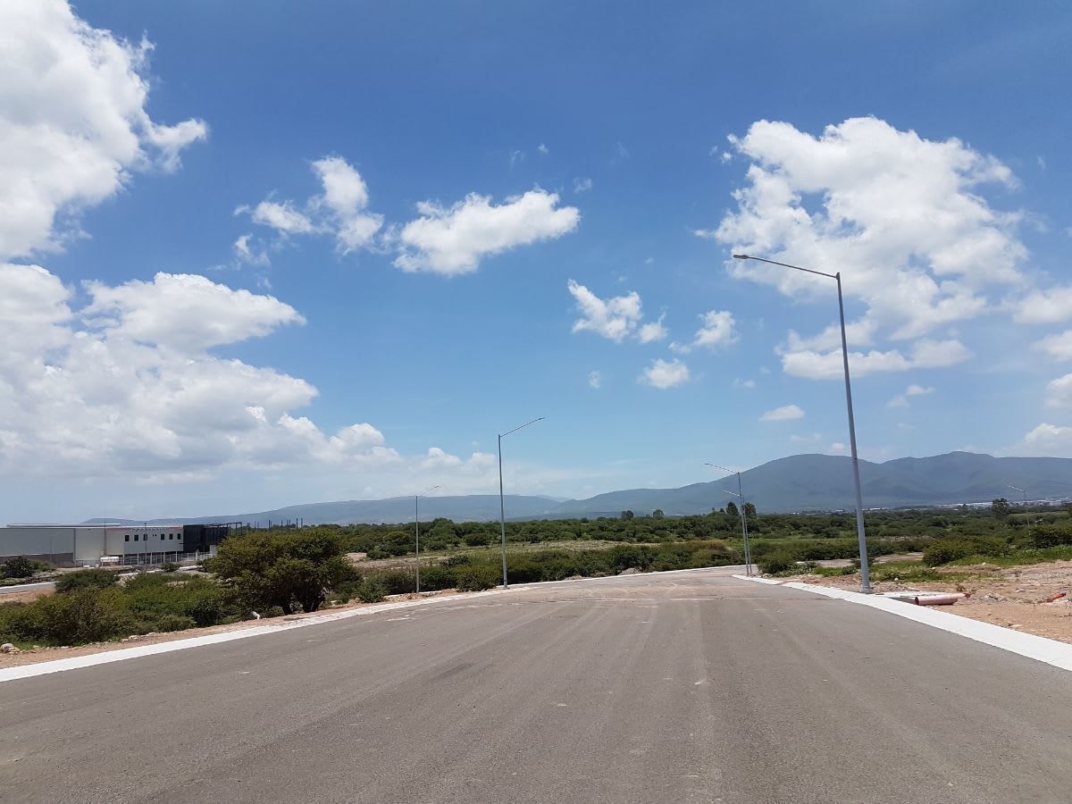 Imagen 2 de EN VENTA TERRENO INDUSTRIAL 1000 M CERCA DEL PARQUE INDUSTRIAL QUERETARO