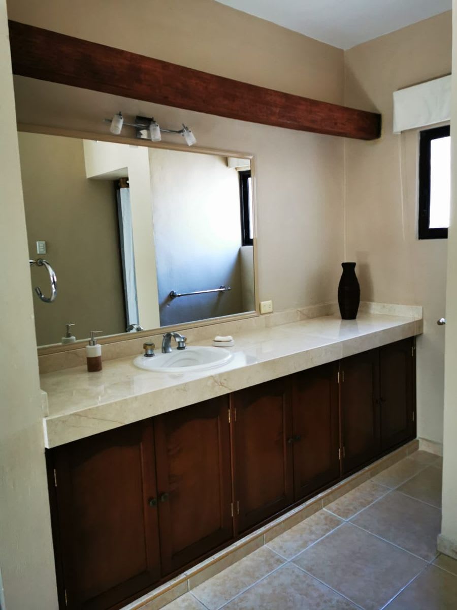 Imagen 17 de Espectacular casa en renta o venta en Fraccionamiento Montecristo, Mérida